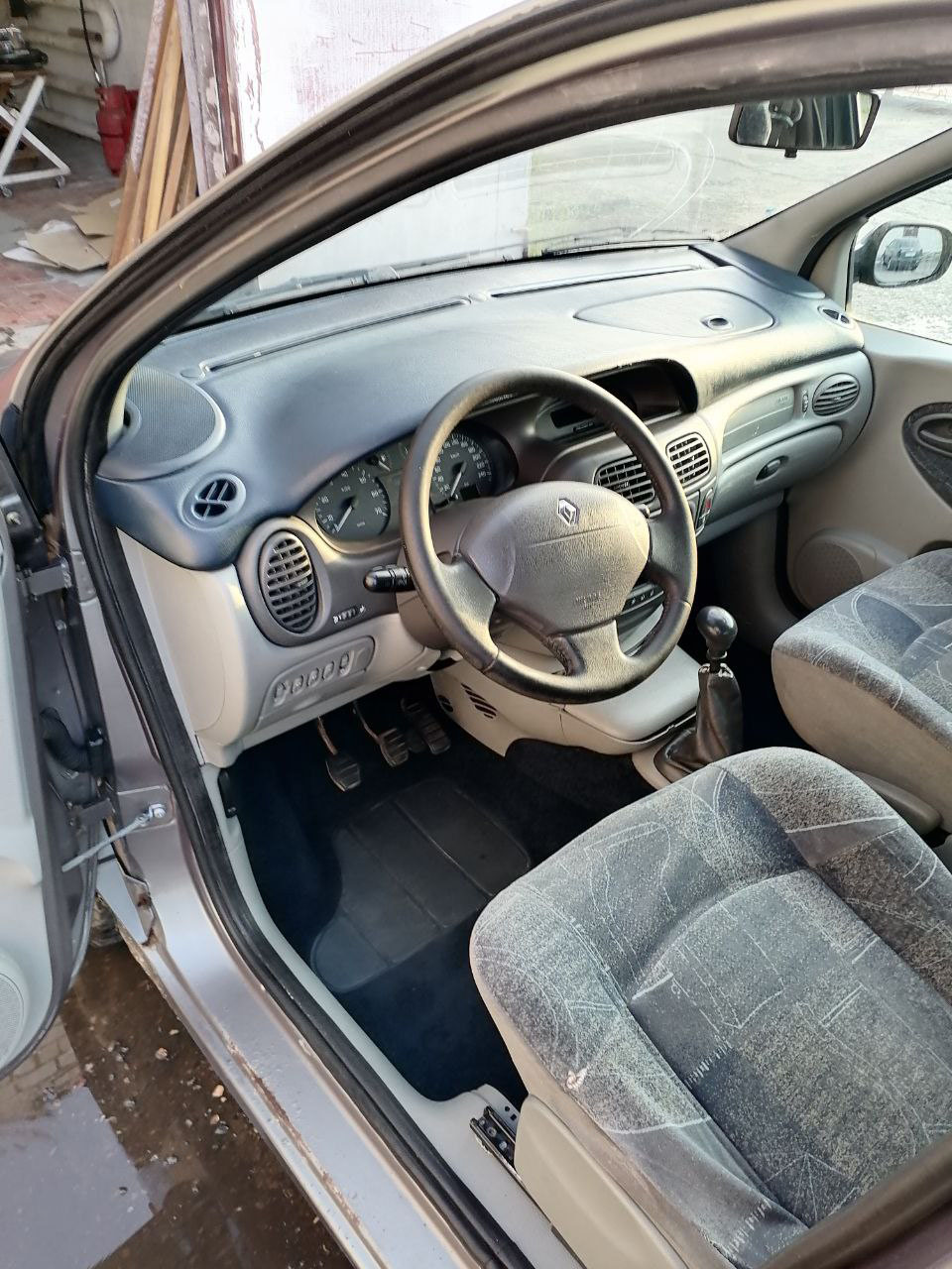 Химчистка приборной панели автомобиля в Бресте