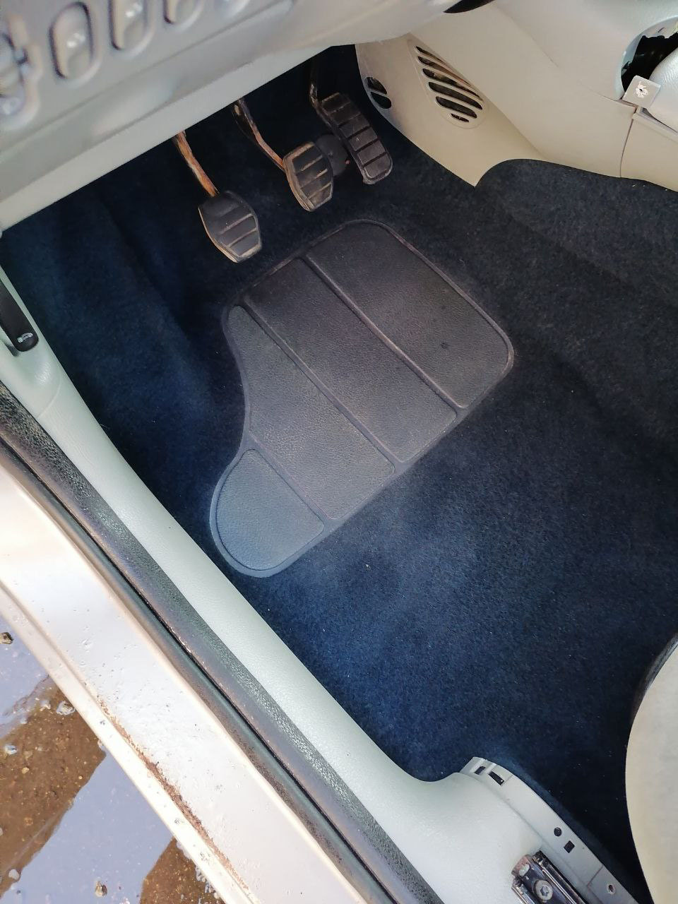 Химчистка пола в авто Витебск