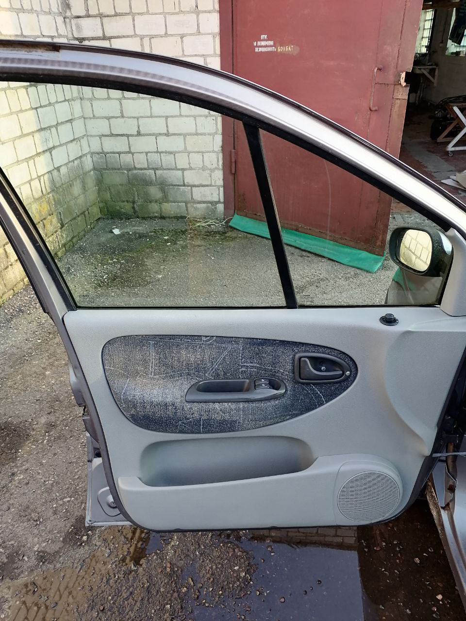 Химчистка дверей автомобиля Витебск