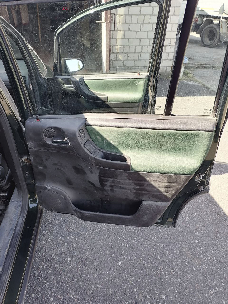 Химчистка дверных карт в Гродно